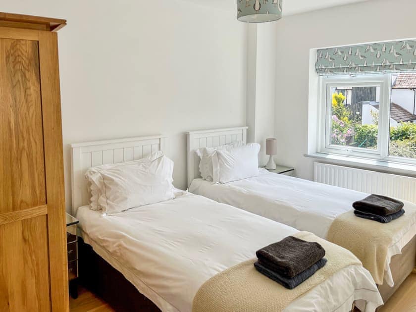Twin bedroom | Whitstable Getaways - Sea Scape - Seaside Escapes, Whitstable