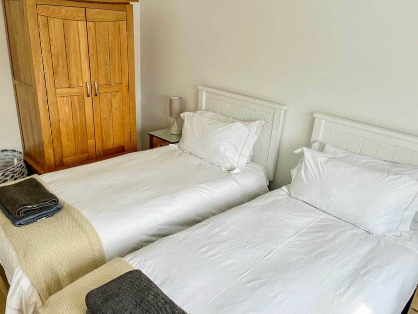 Twin bedroom | Whitstable Getaways - Sea Scape - Seaside Escapes, Whitstable