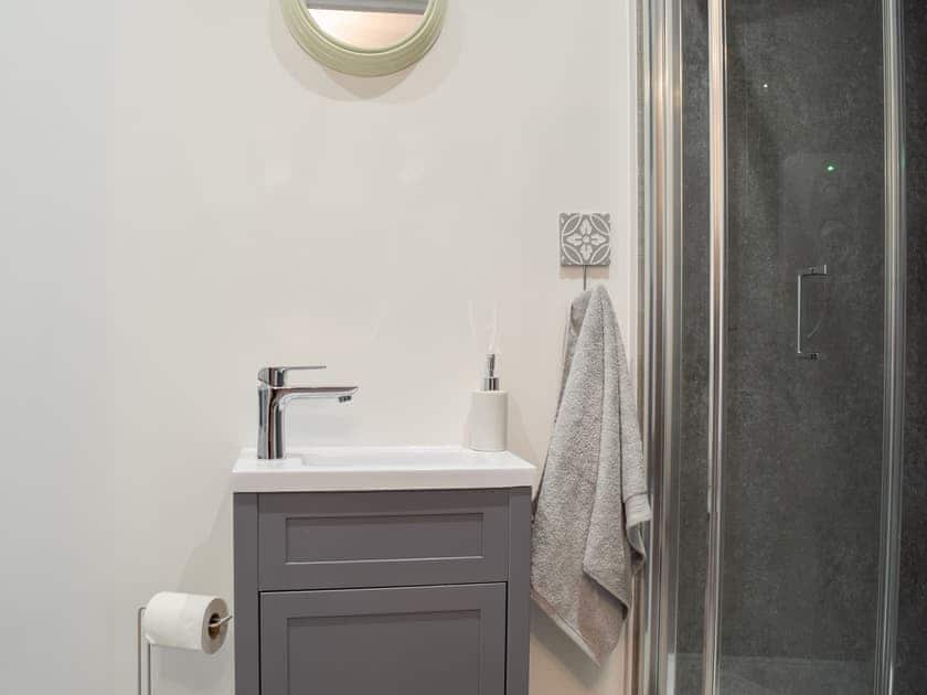 Shower room | Lily J Rose, Rugby