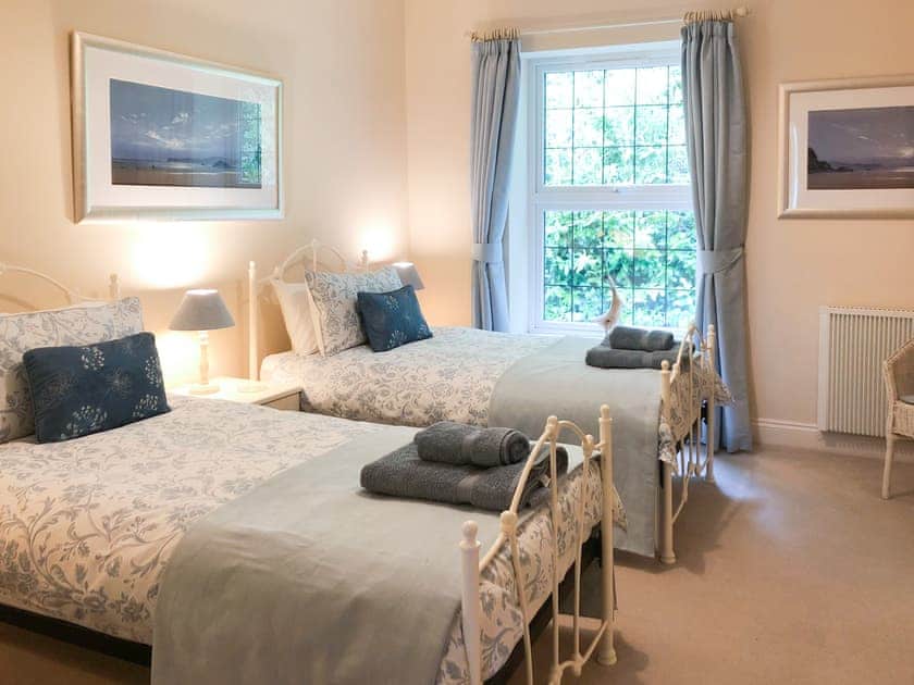 Twin bedroom | 6 Ladstock Hall - Ladstock Hall, Thornthwaite
