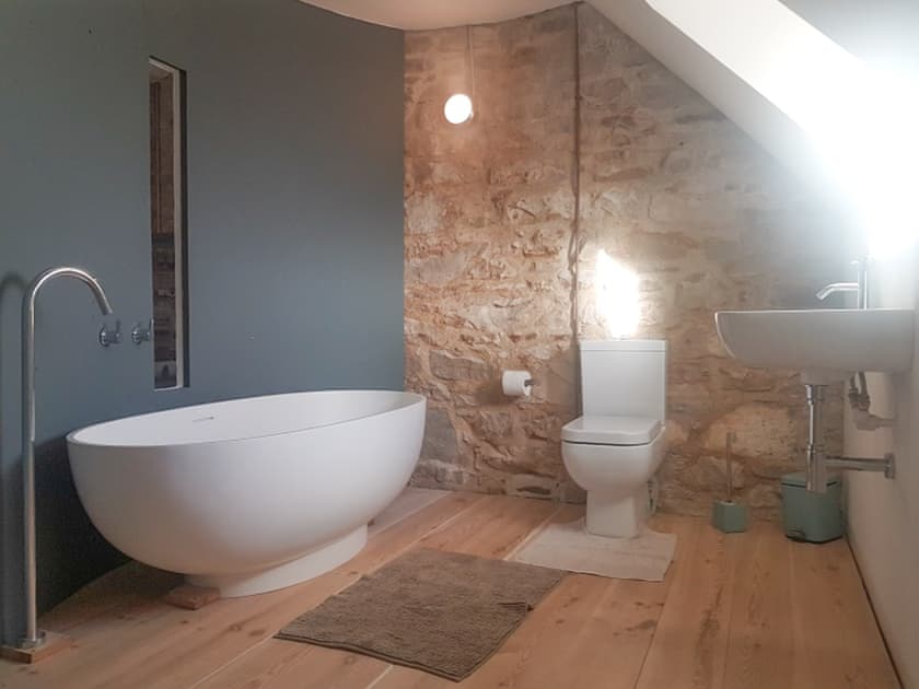 Bathroom | Stone Cottage, Elgol, Isle of Skye