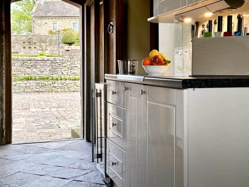 Kitchen/diner | Hartle - Harthill Hall, Alport, near Bakewell