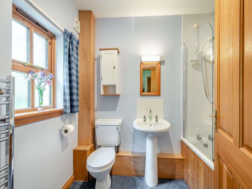 Bathroom | Cruinn - Cruinn and Moy, Achnamara, near Lochgilphead