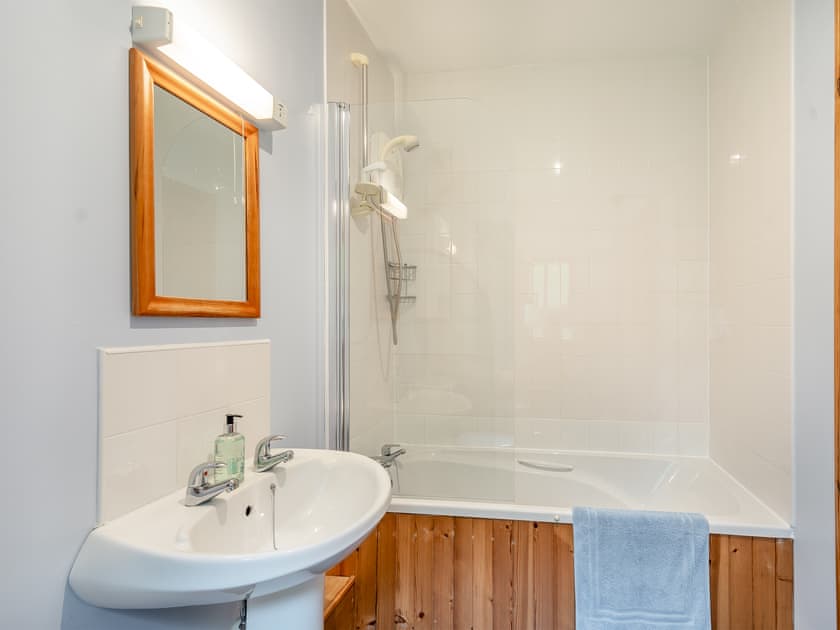 Bathroom | Cruinn - Cruinn and Moy, Achnamara, near Lochgilphead