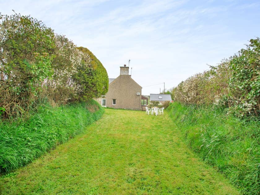 Garden | Ty Canol, Pencaerau, Rhiw, Pwllheli