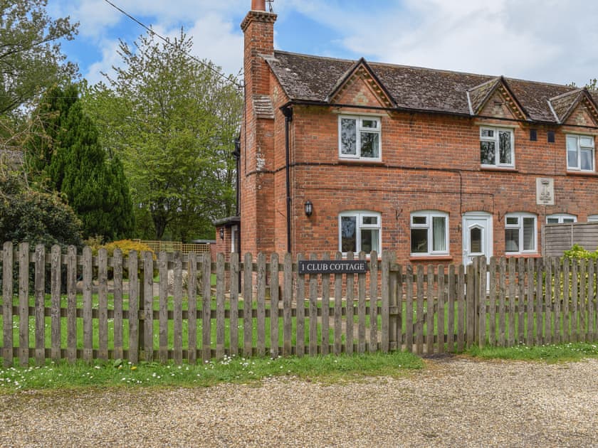 Exterior | Club Cottage, Farleigh Wallop, near Basingstoke