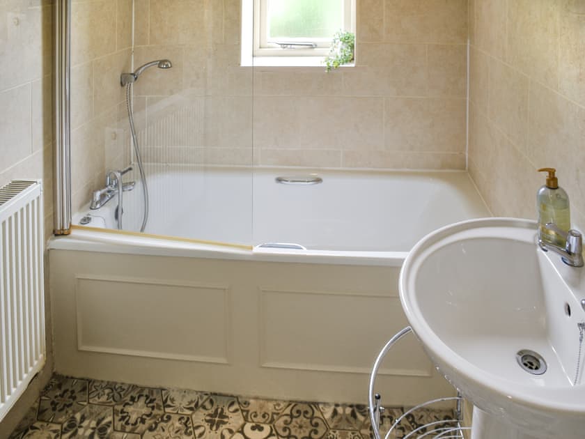 Bathroom | Lily Pad 4 - Lily Pad Cottages, Nassington, near Stamford
