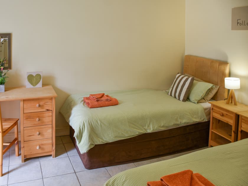 Twin bedroom | Lily Pad 8 - Lily Pad Cottages, Nassington, near Stamford