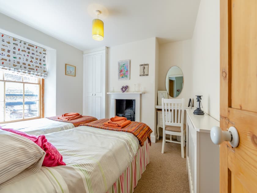 Twin bedroom | Stamford Townhouse, Stamford