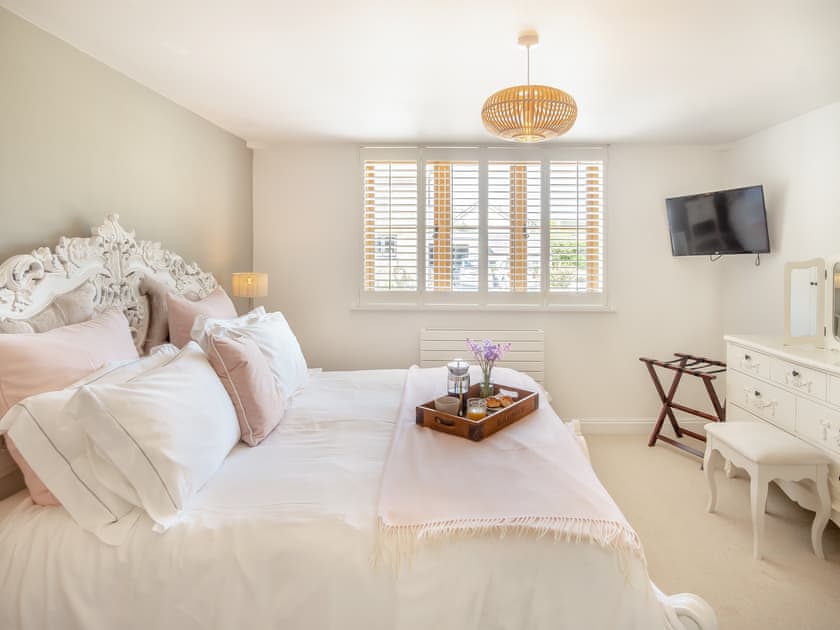 Double bedroom | Red Squirrel Cottage, Whitwell, near Ventnor