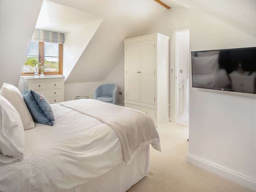 Double bedroom | Red Squirrel Cottage, Whitwell, near Ventnor