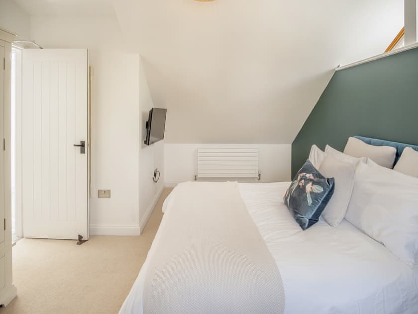 Double bedroom | Red Squirrel Cottage, Whitwell, near Ventnor