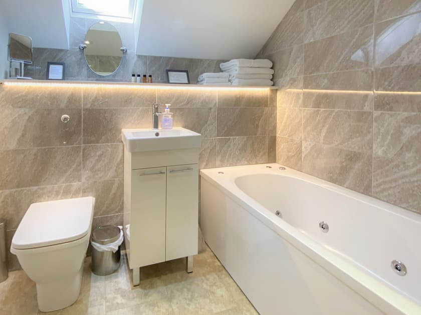 Bathroom | Rockpool Cottage - Tramway Cottages, Ellenabeich, Isle of Seil