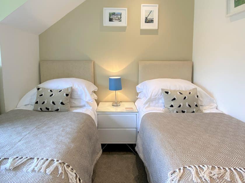 Twin bedroom | Seashell Cottage - Tramway Cottages, Ellenabeich, Isle of Seil