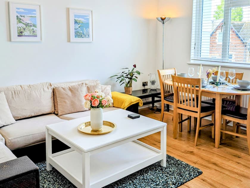 Living room/dining room | 7 Goodrington Lodge - Goodrington Lodge, Paignton