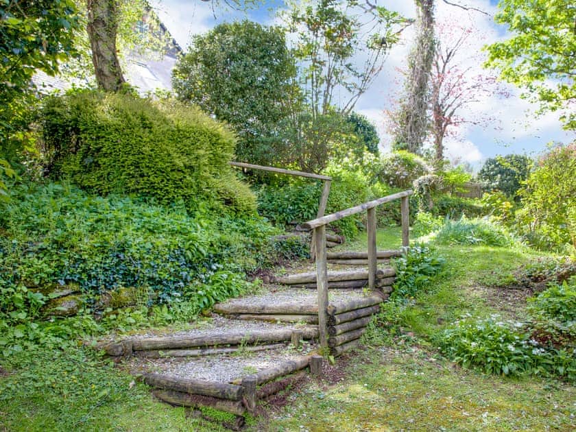 Garden and grounds | Tuckenhay Mill, Bow Creek, between Dartmouth and Totnes