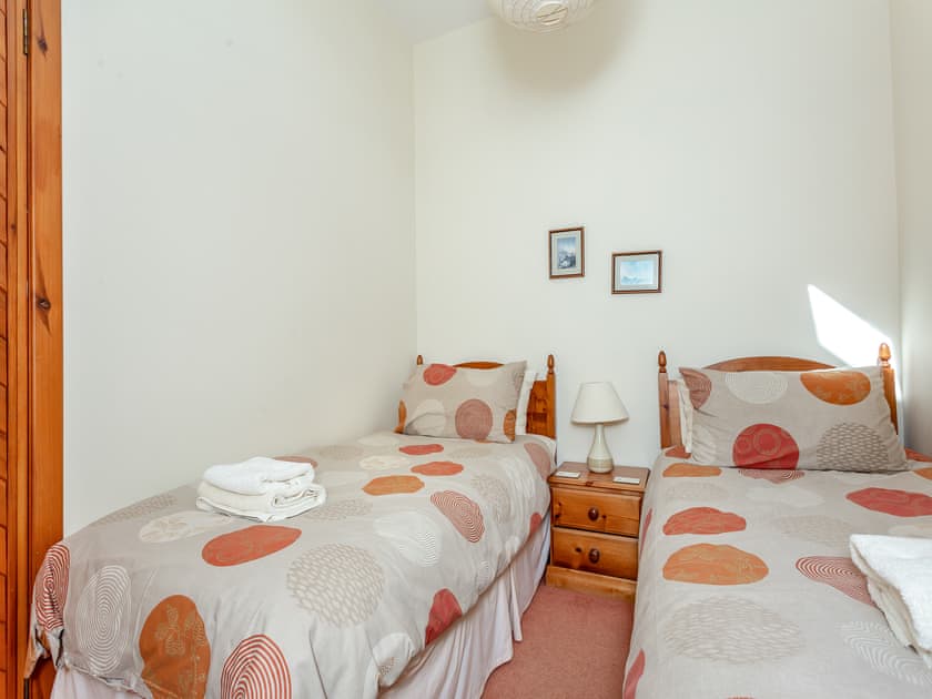 Twin bedroom | The Coyles Cottage - The Coyles, Ballater