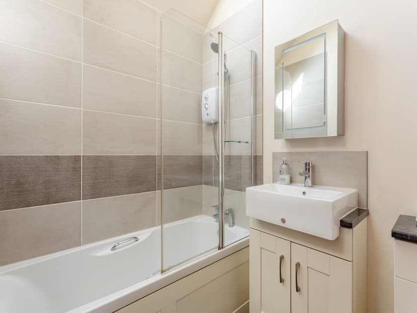 Bathroom | The Coyles Cottage - The Coyles, Ballater