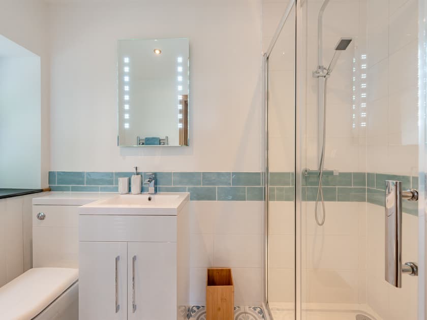 En-suite | Y Beudy, Llanwenog, near Llanybydder