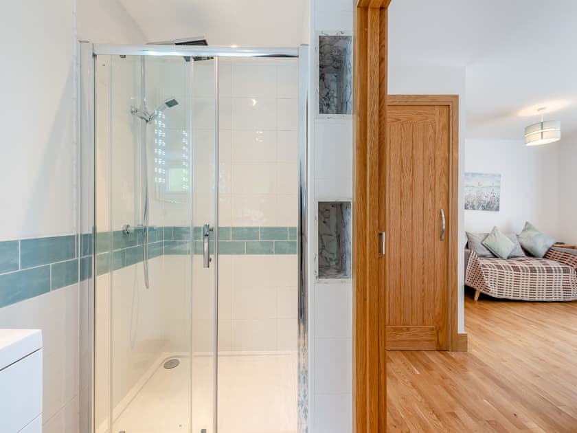 En-suite | Y Beudy, Llanwenog, near Llanybydder