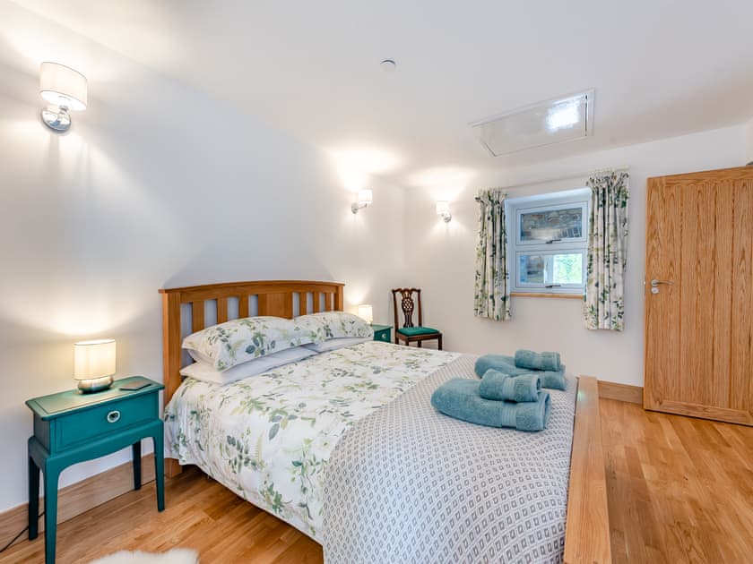 Double bedroom | Y Beudy, Llanwenog, near Llanybydder