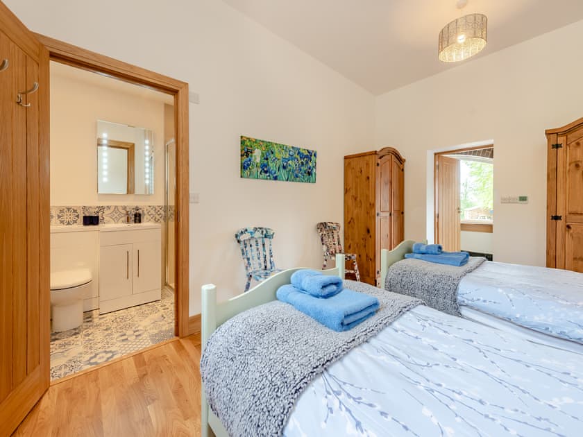 Twin bedroom | Y Beudy, Llanwenog, near Llanybydder