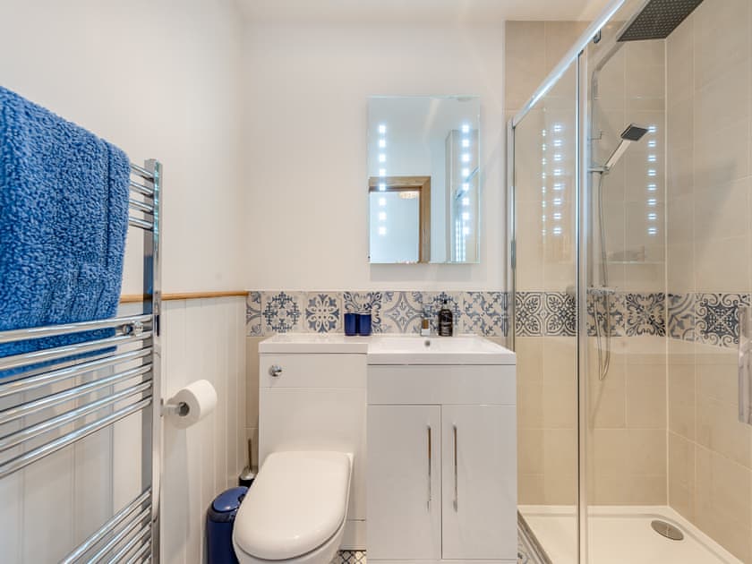 En-suite | Y Beudy, Llanwenog, near Llanybydder