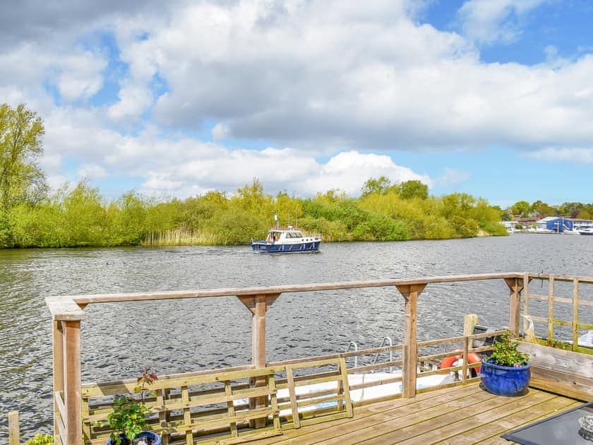Decking | Evening Glory, Brundall