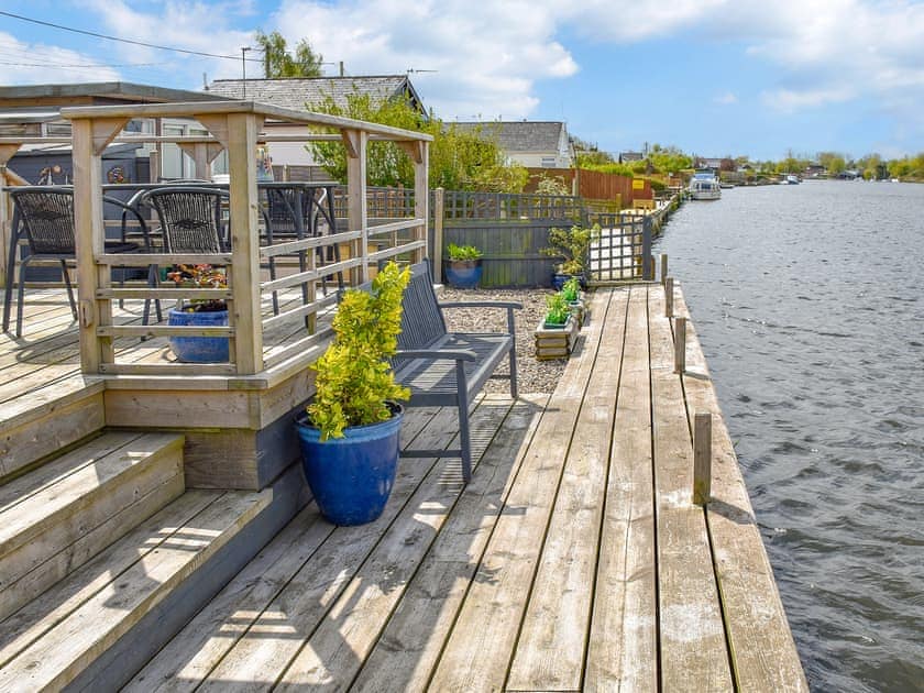 Decking | Evening Glory, Brundall