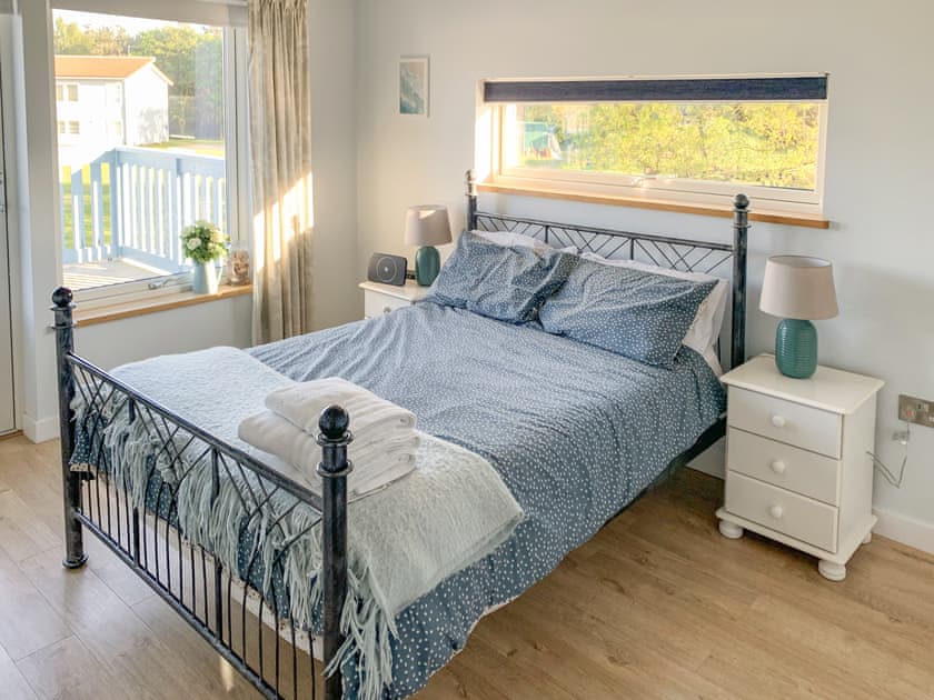 Double bedroom | Twin Oaks, Fritton, near Great Yarmouth