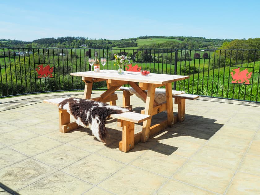 Sitting-out-area | Parlwr Godro - Goetre Isaf, Lampeter