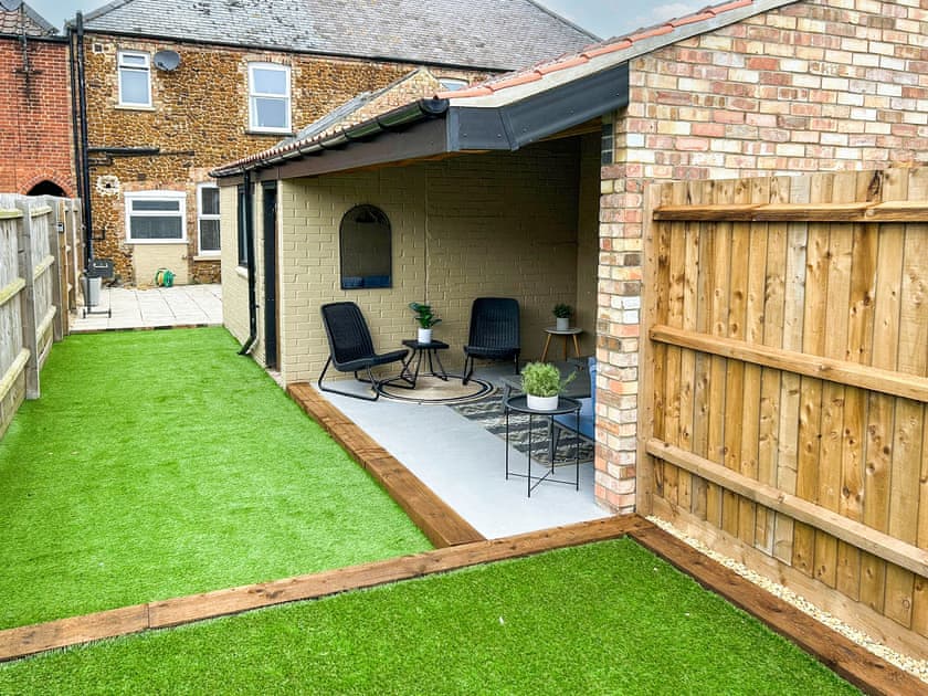 Enclosed rear garden | Florence Cottage, Heacham