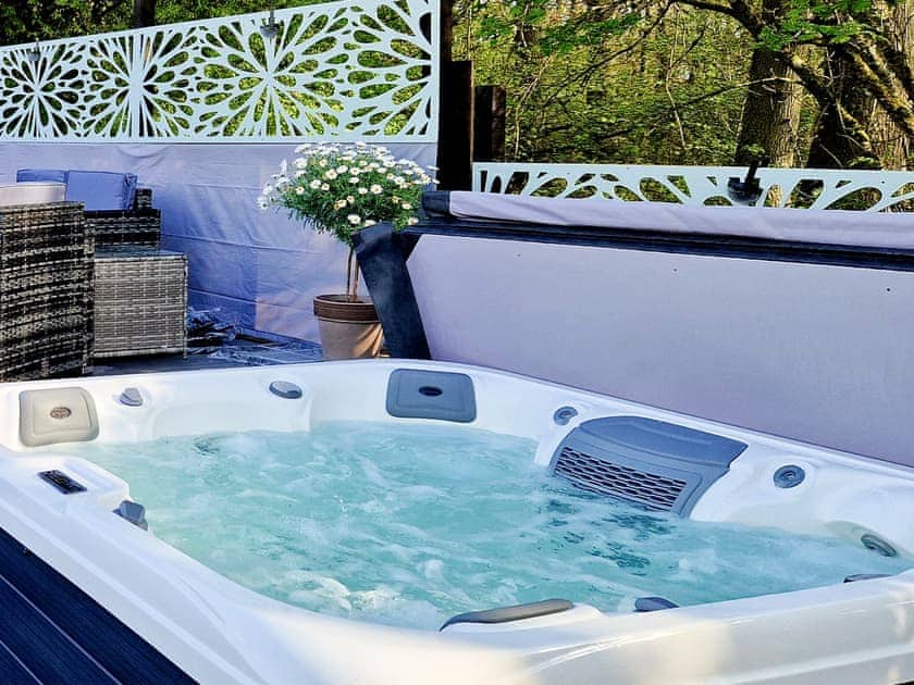 Hot tub | Black Spout Cottage, Pitlochry