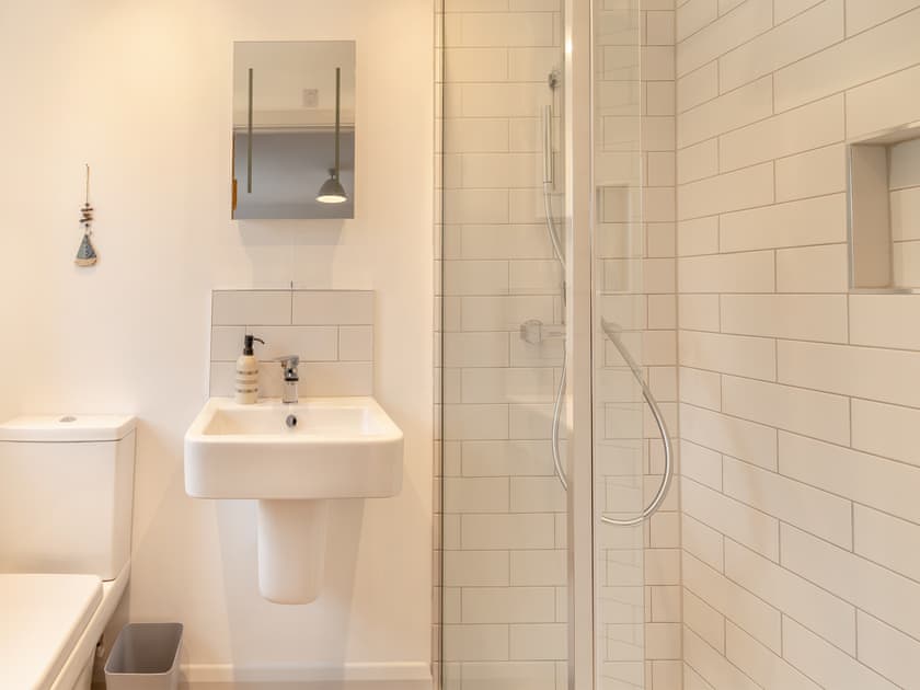 En-suite | Caerau Bach, Trefin, near St David’s