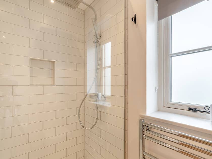 Main bathroom | Caerau Bach, Trefin, near St David’s