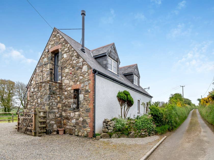 Exterior | Caerau Bach, Trefin, near St David’s