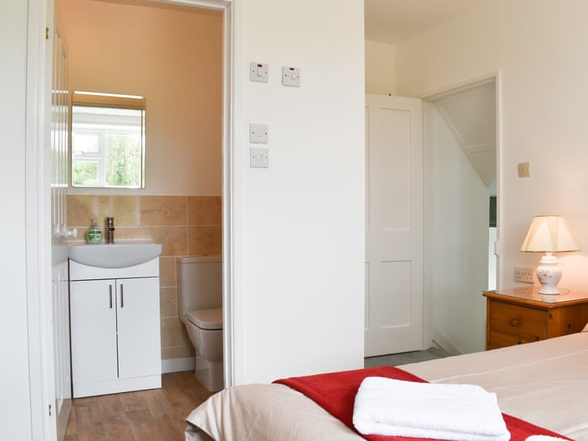 Double bedroom | Madderhay - Lanwithan Cottages, Lostwithiel