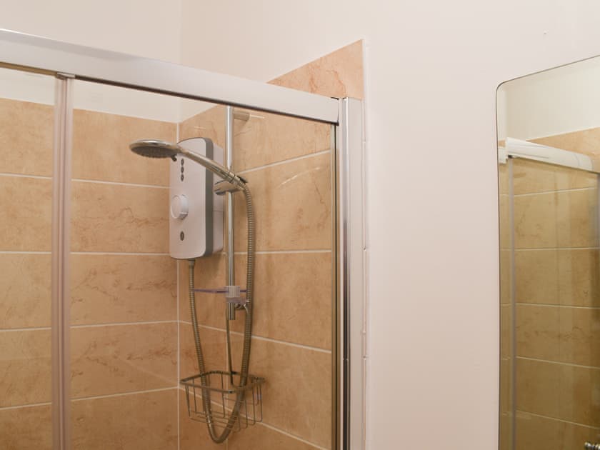 En-suite | Madderhay - Lanwithan Cottages, Lostwithiel