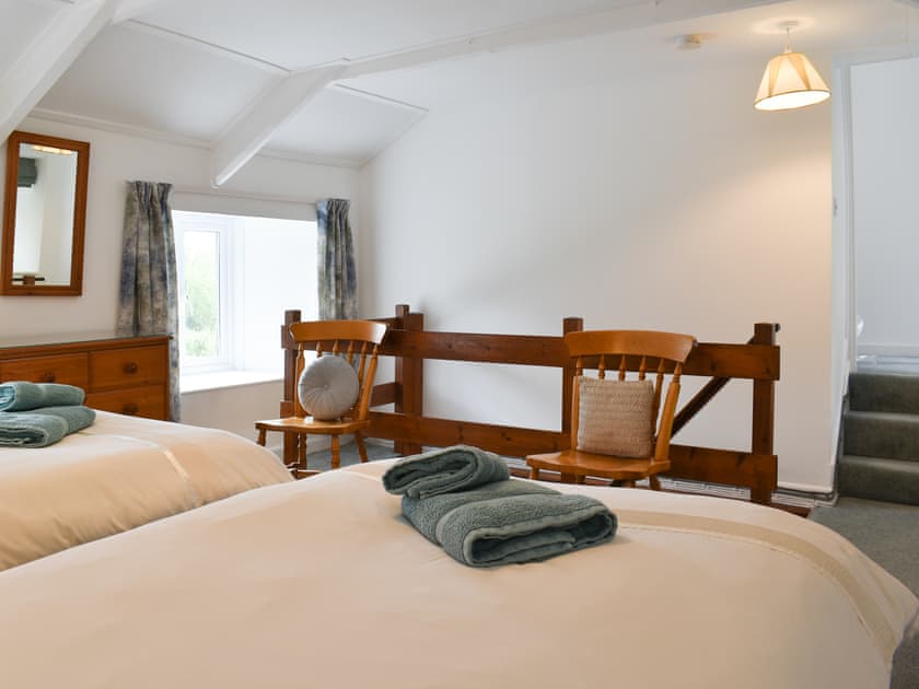 Twin bedroom | Madderhay - Lanwithan Cottages, Lostwithiel