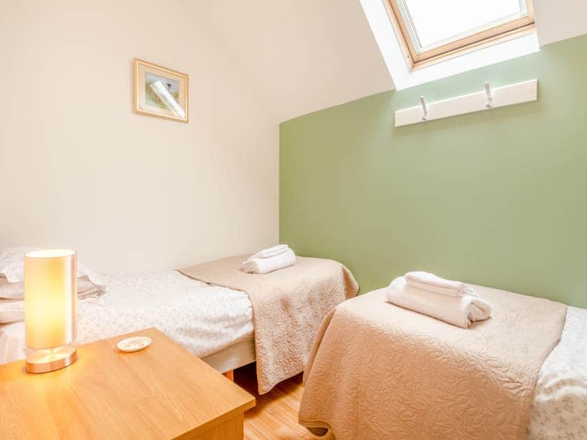 Twin bedroom | The Granary - Wilson Cottages, Lingdale, near Saltburn-by-the-Sea