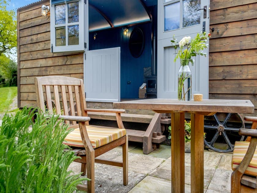 Sitting-out-area | Willow Shepherd’s Hut - Shropshire Glamping, Telford