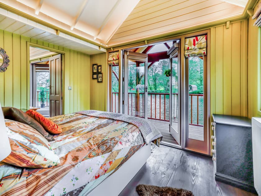 Bedroom | Summer House - Shropshire Glamping, Telford