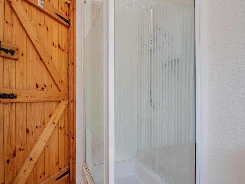 Shower room | The Lobster Pot, Trefor, near Caernarfon