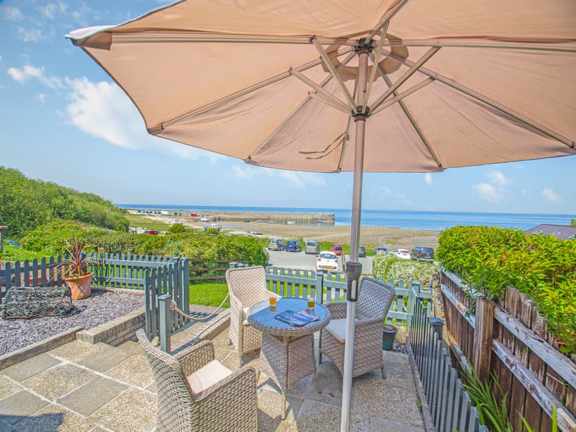Sitting-out-area | The Lobster Pot, Trefor, near Caernarfon