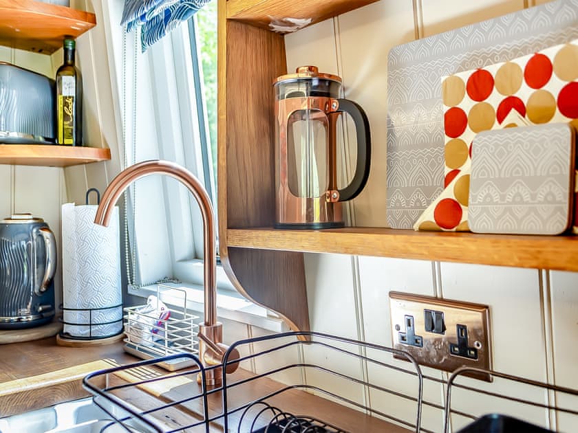 Interior | Kingfisher Pod - Shropshire Glamping, Telford