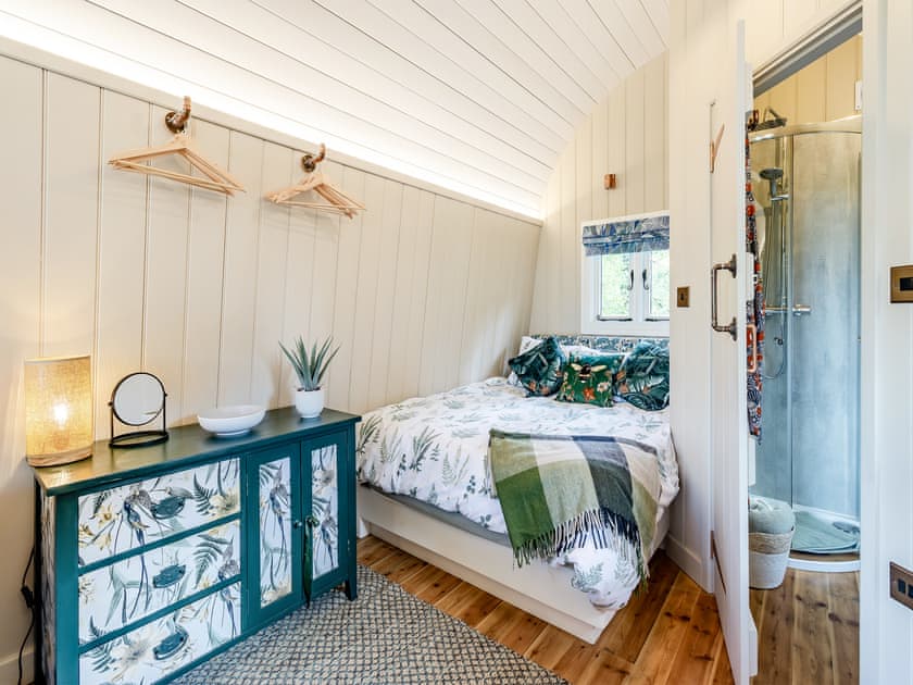 Interior | Kingfisher Pod - Shropshire Glamping, Telford