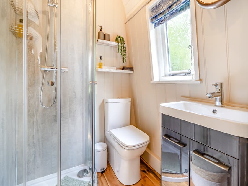 Interior | Kingfisher Pod - Shropshire Glamping, Telford