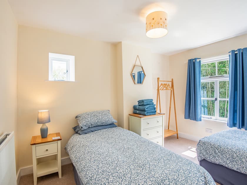 Twin bedroom | Jackdaw Cottage, Knighton