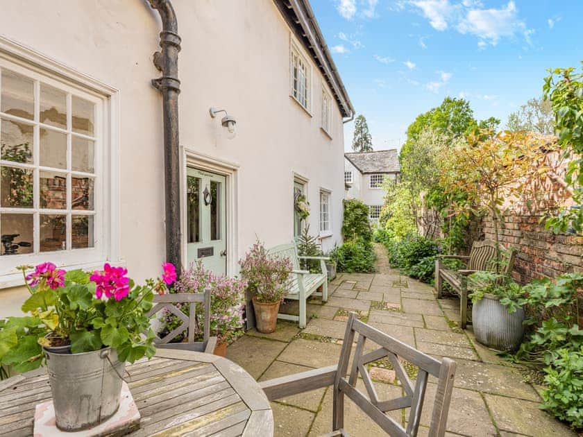 Sitting-out-area | Carters Yard - Carters Yard, Kimbolton