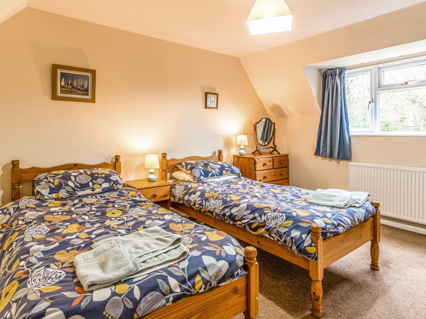 Twin bedroom | Glebe Cottage, Nynehead